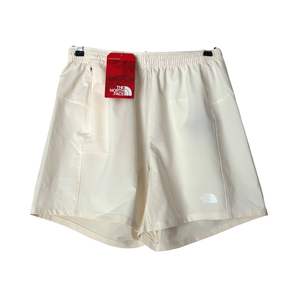 The North Face Wander Short 2.0 in off white / cream color